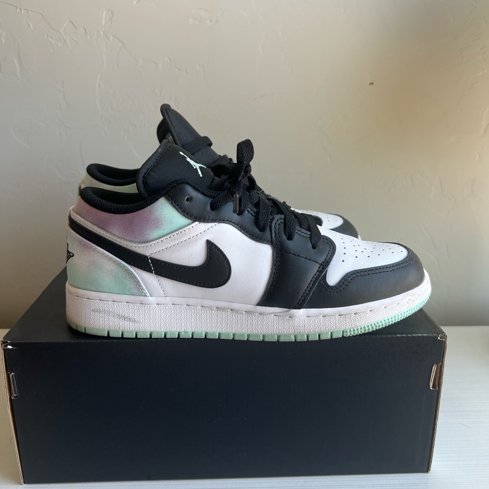 Air Jordan low